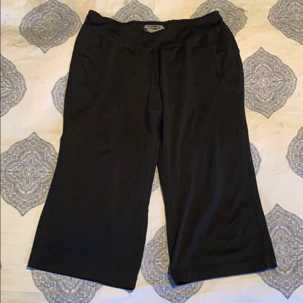 Tech Gear Fit and Flare Capri Athletic Pants